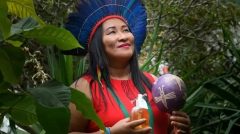 a-mestra-da-medicina-tradicional-indigena-tati-peppe-macuxi-da-omir-organizacao-das-mulheres-indigenas-de-roraima-1712963325855_v2_900x506