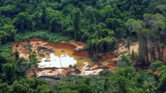 areas-de-garimpo-ilegal-na-terra-indigena-yanomami-vistas-em-sobrevoo-ao-longo-do-rio-mucajai-em-roraima